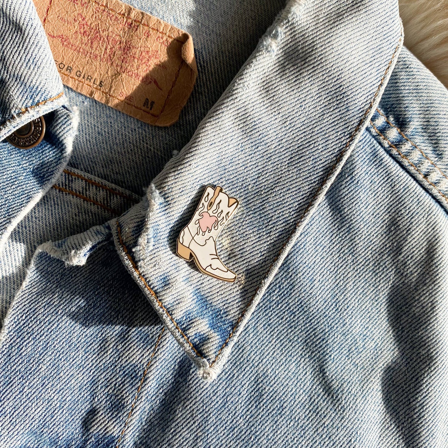 Flaming Cowgirl Støvel Pin