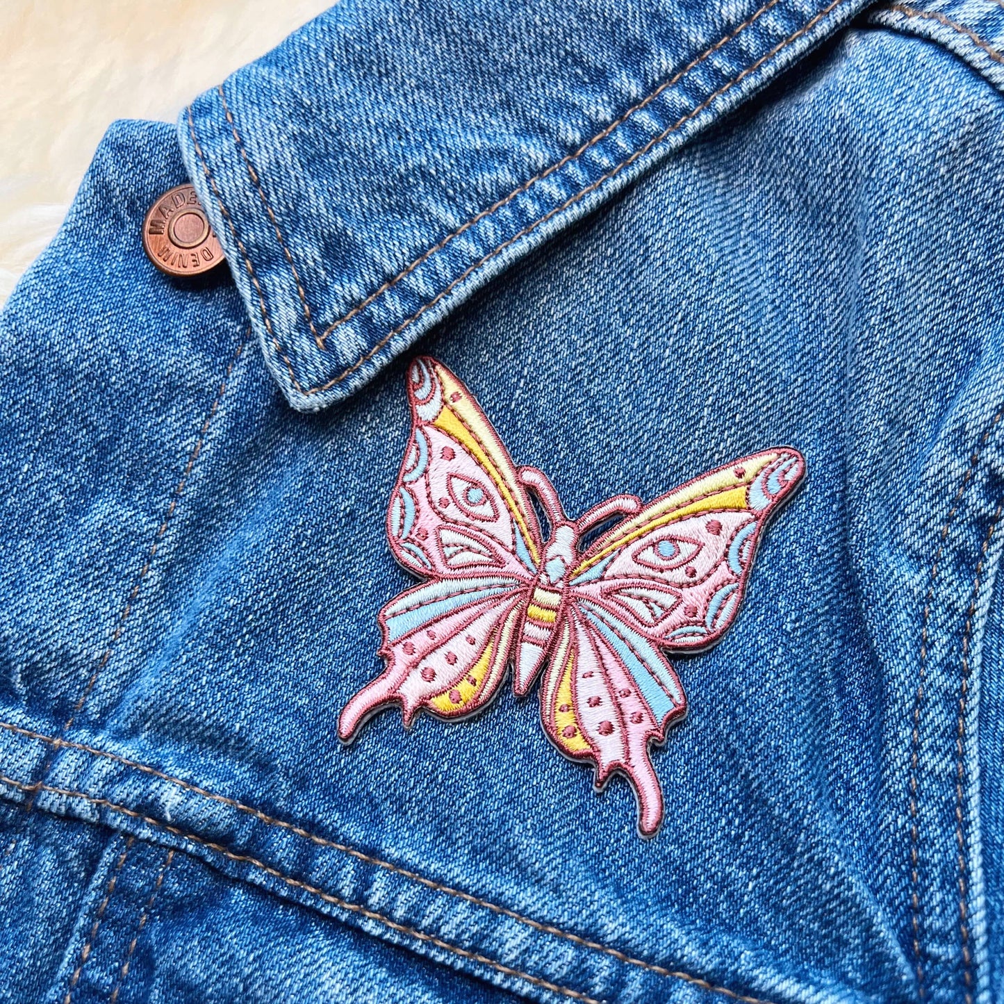 Sommerfugl Brodert Strykemerke