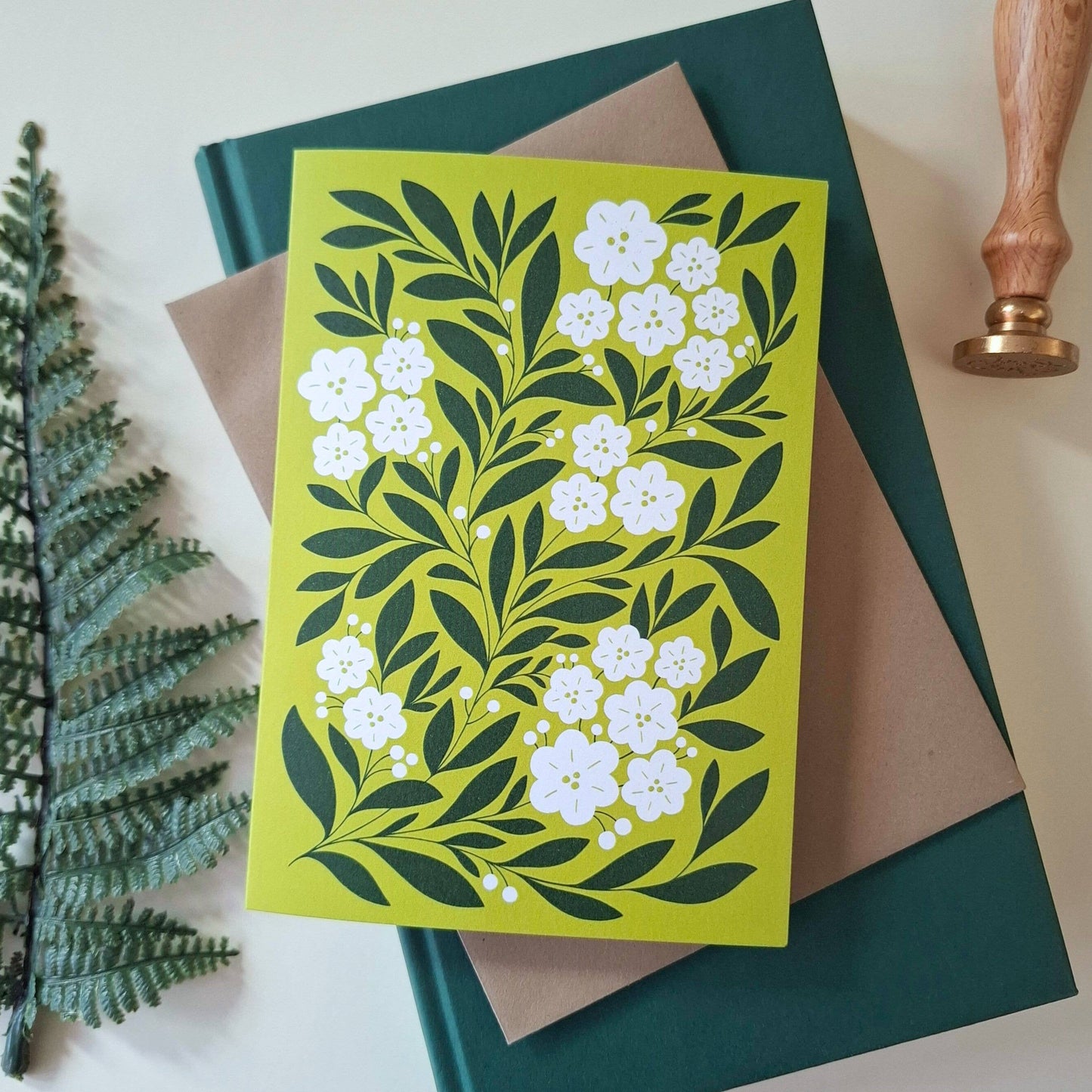 Grønt botanisk gratulasjonskort