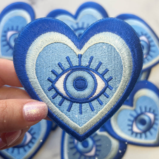 Evil Eye Heart Brodert Strykemerke
