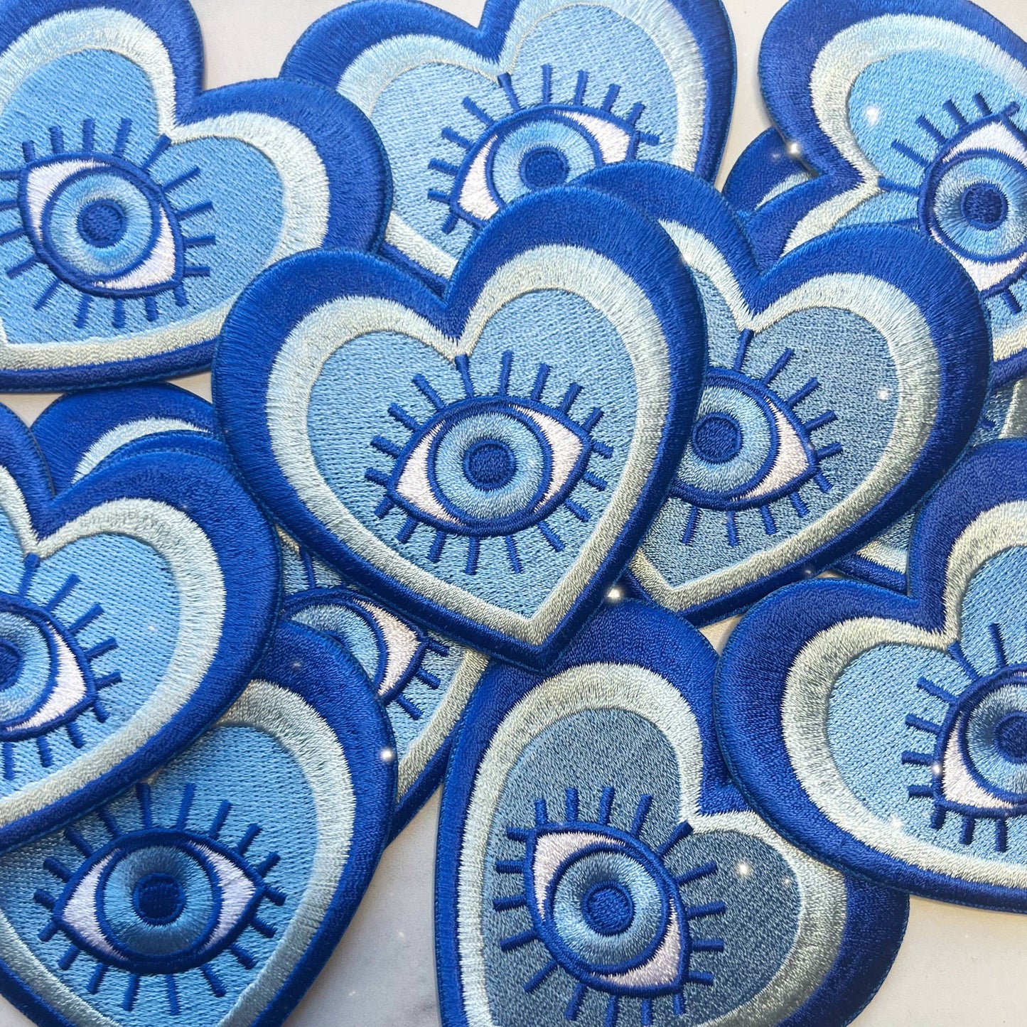 Evil Eye Heart Brodert Strykemerke