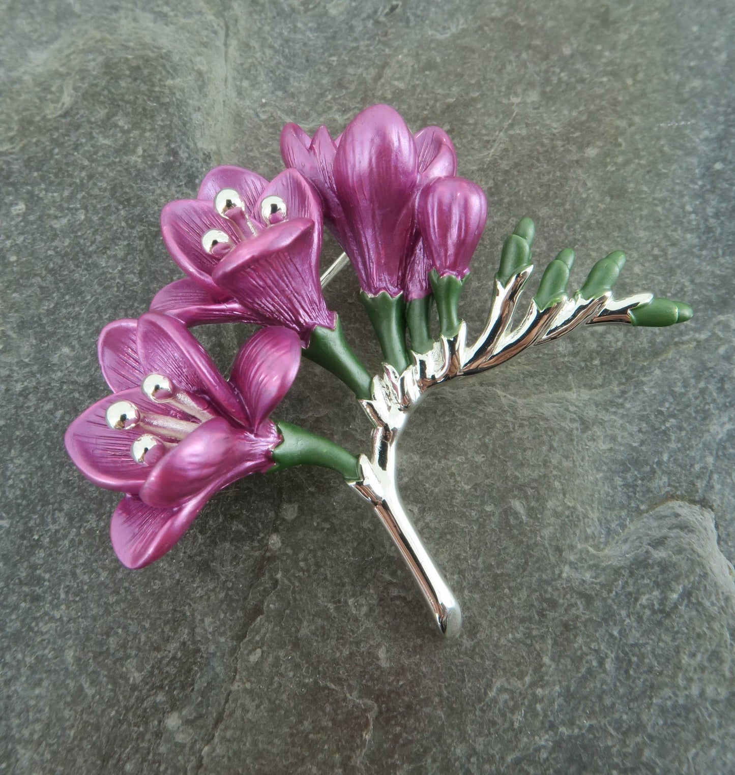 Fresia Blomster Brosje