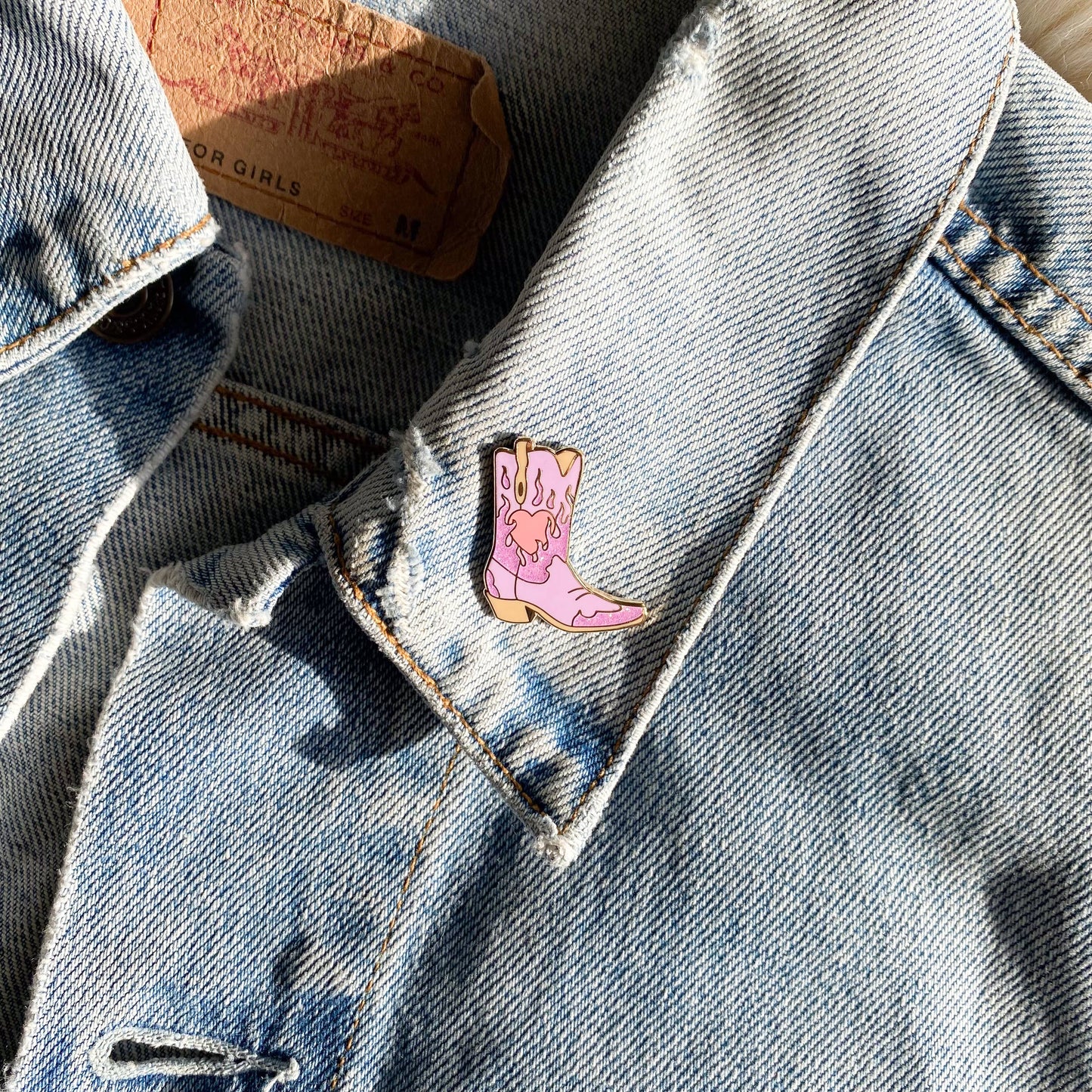 Flaming Cowgirl Støvel Pin