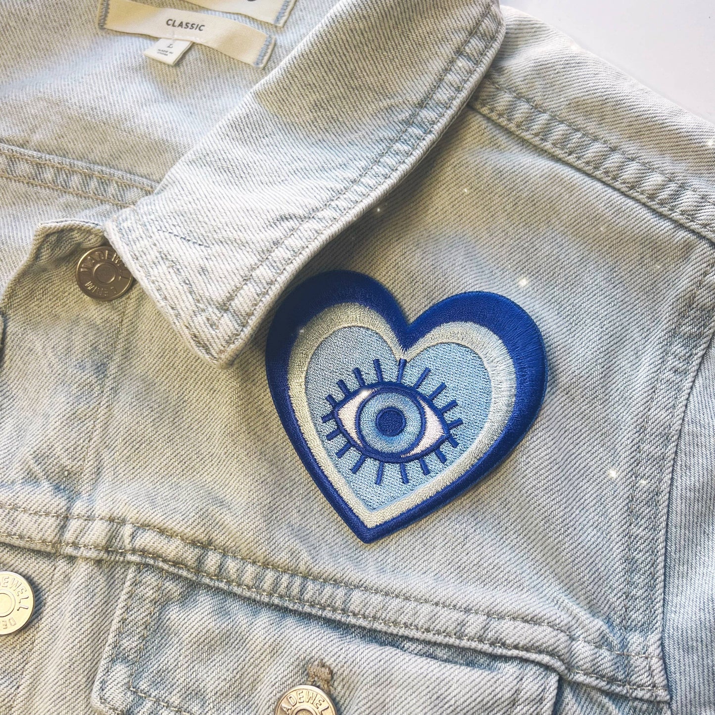Evil Eye Heart Brodert Strykemerke