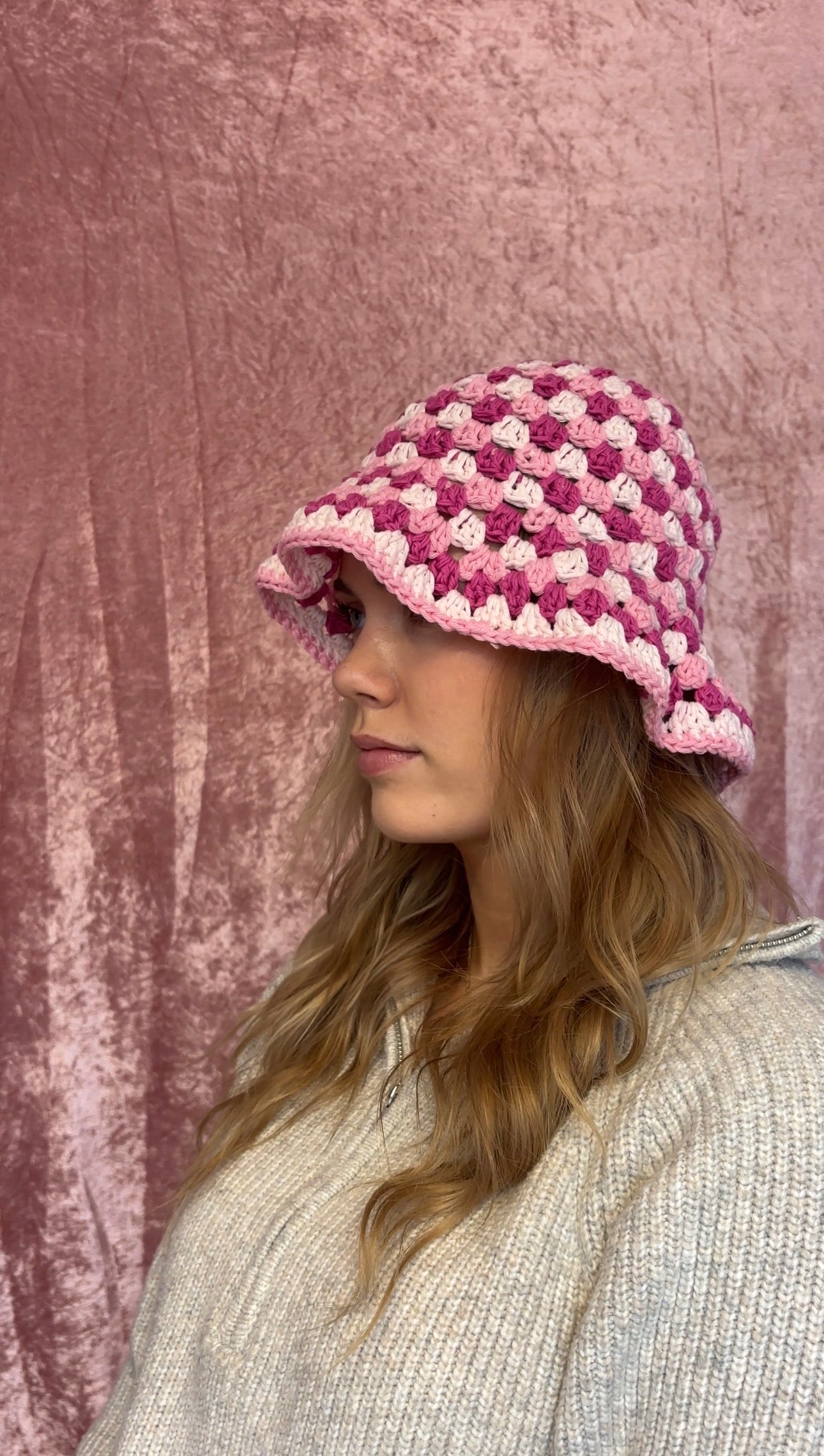Rosa valentines bøttehatt