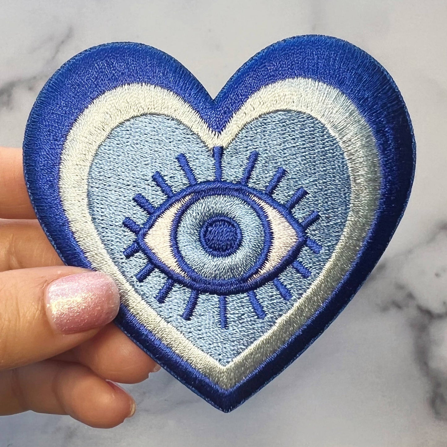 Evil Eye Heart Brodert Strykemerke