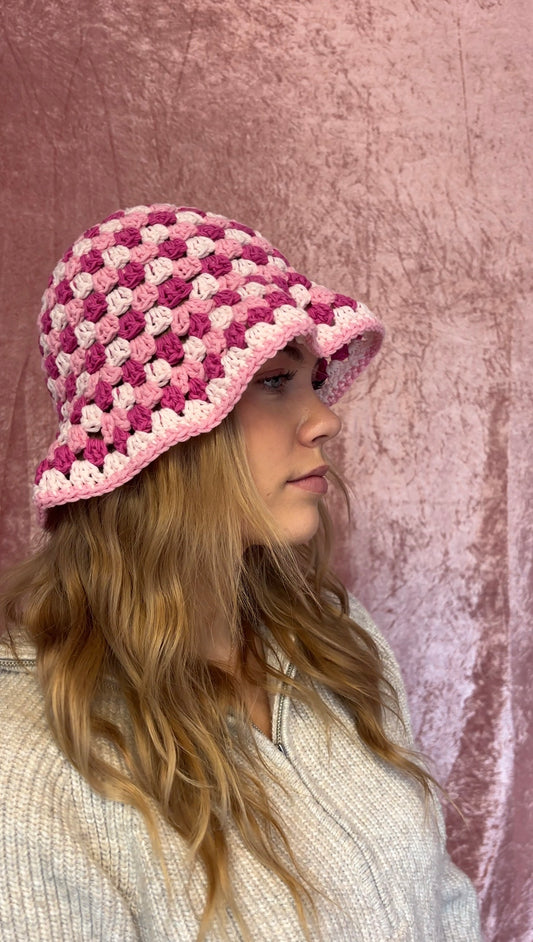 Rosa valentines bøttehatt