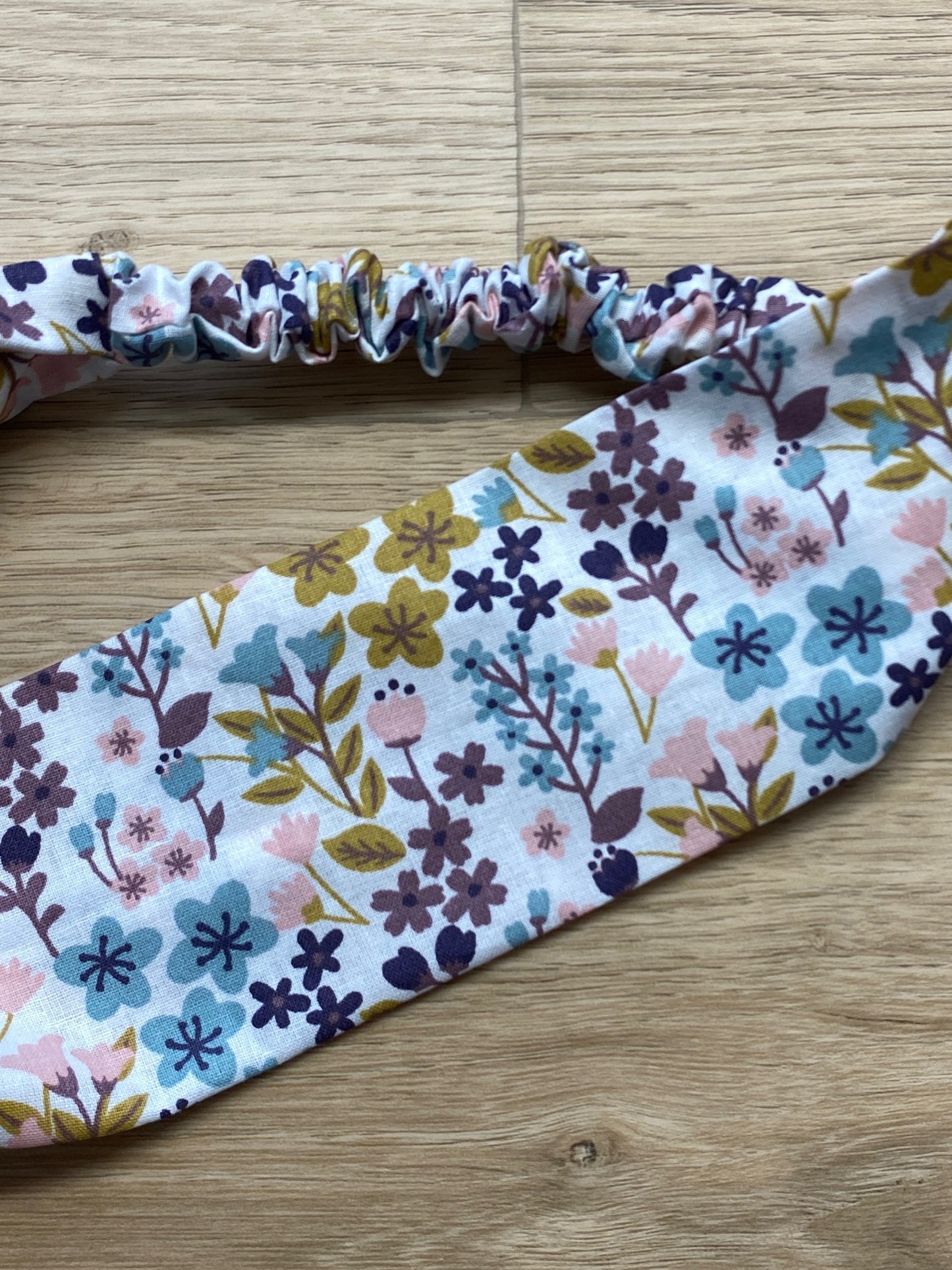 Hårbånd med blomster