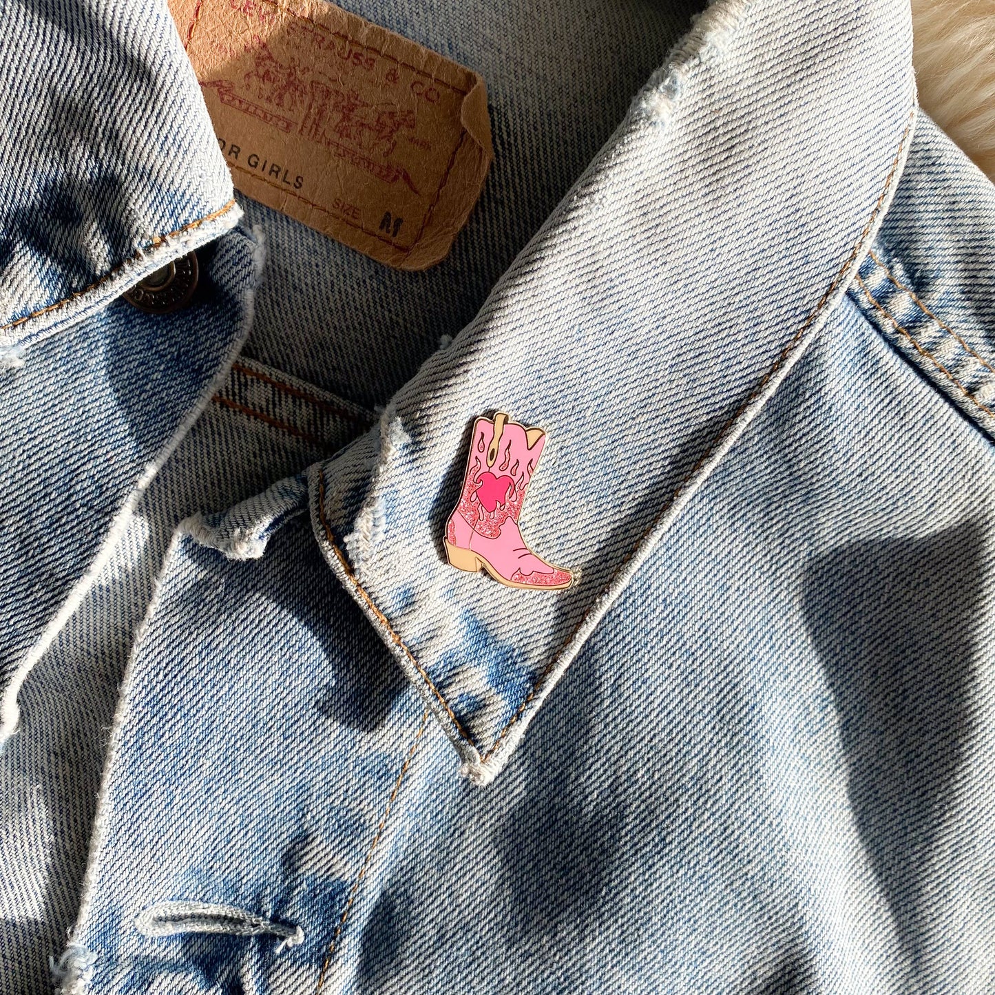 Flaming Cowgirl Støvel Pin