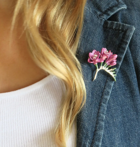 Fresia Blomster Brosje